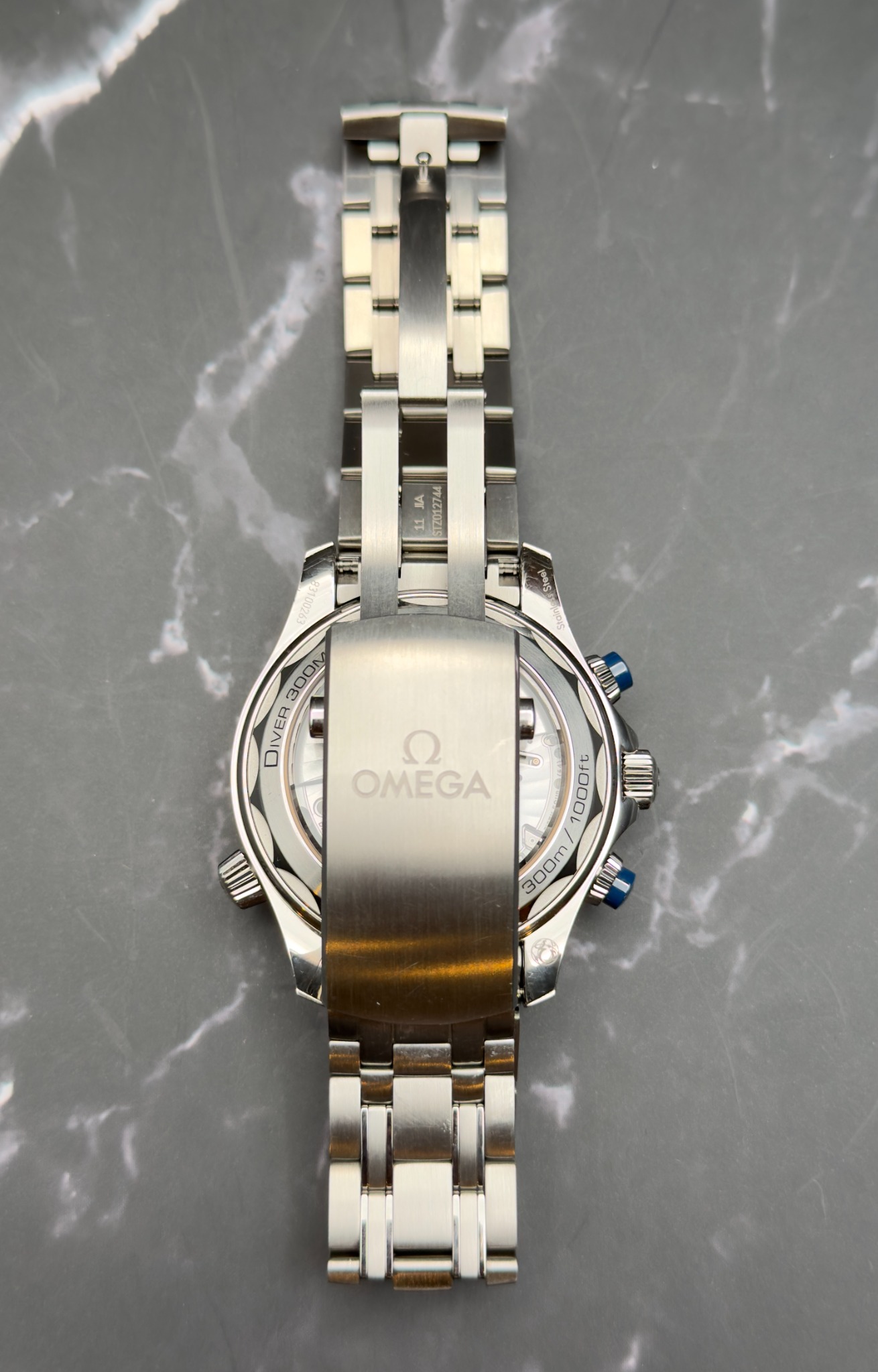 Omega Seamaster Diver 300M bracelet detail