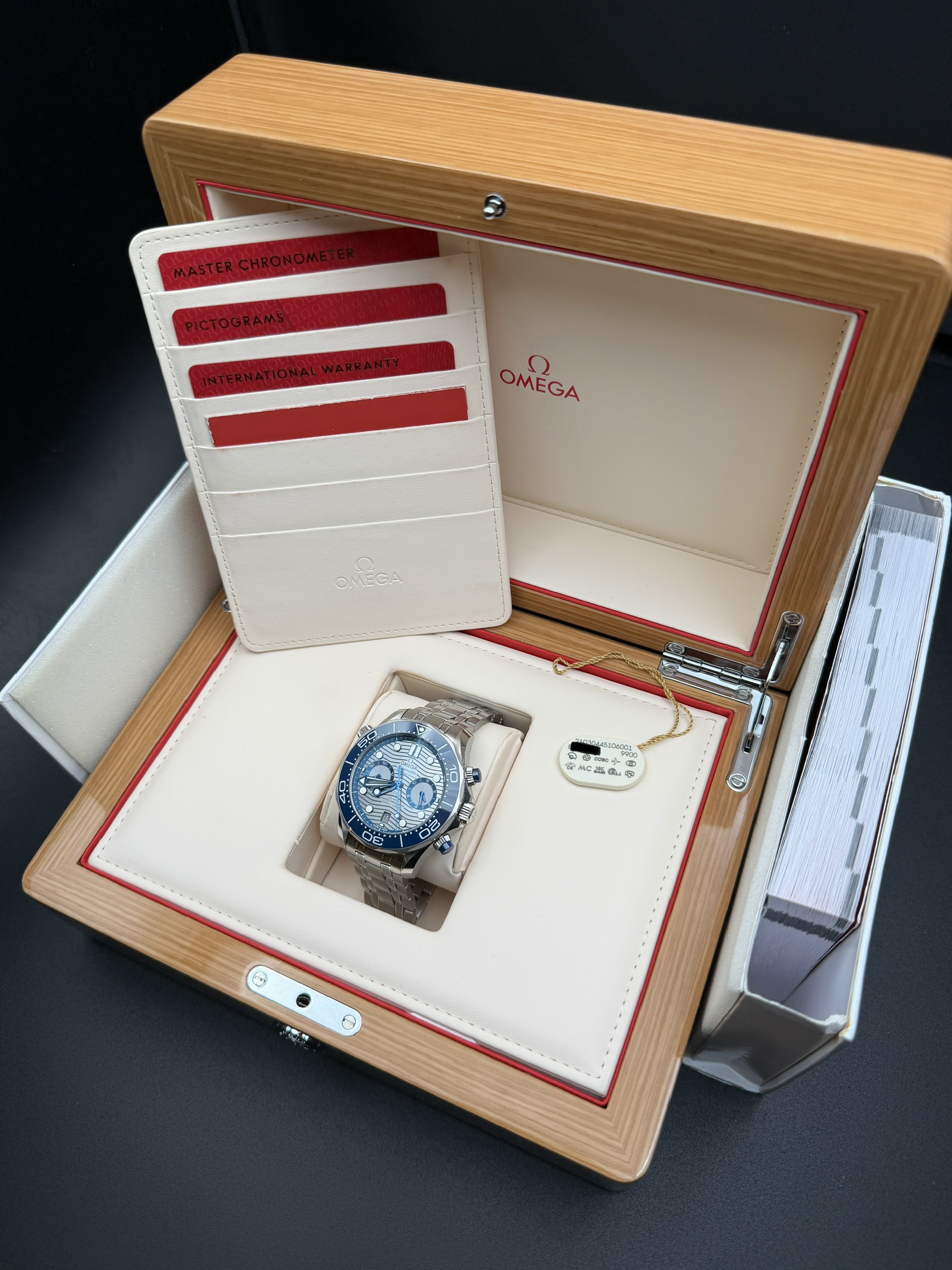 Omega Seamaster Diver 300M full set cards and box